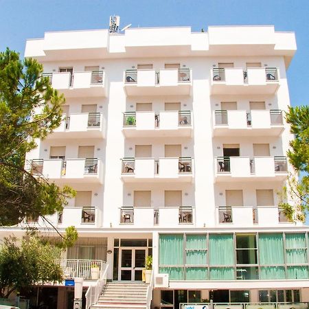 Hotel Raffaello 切塞纳蒂科 外观 照片