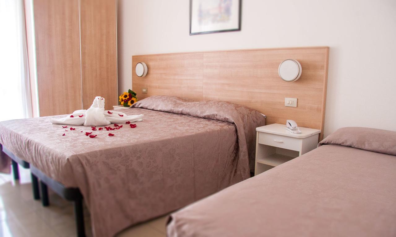 Hotel Raffaello 切塞纳蒂科 外观 照片